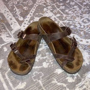 Mayari Birkenstock sandals in the color Habana.